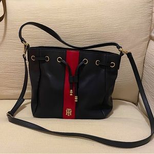 Tommy Hilfiger Bucket Bag